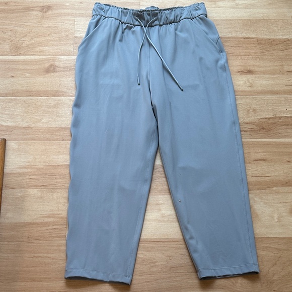 Lululemon Stretch High Rise
Crop 23" - Rhino Grey - Picture 4 of 6